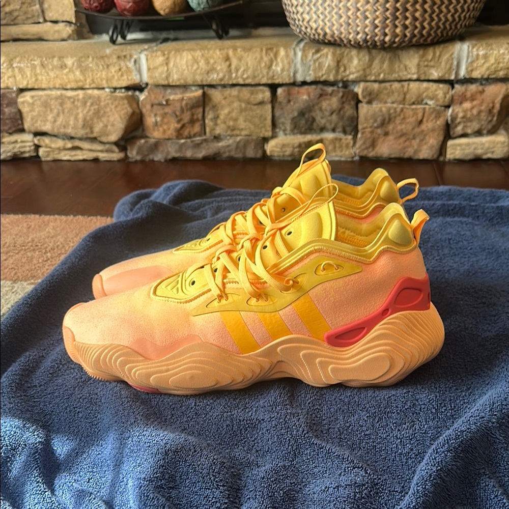 Trae Young 3 Basketball Shoes. Men Size 16.